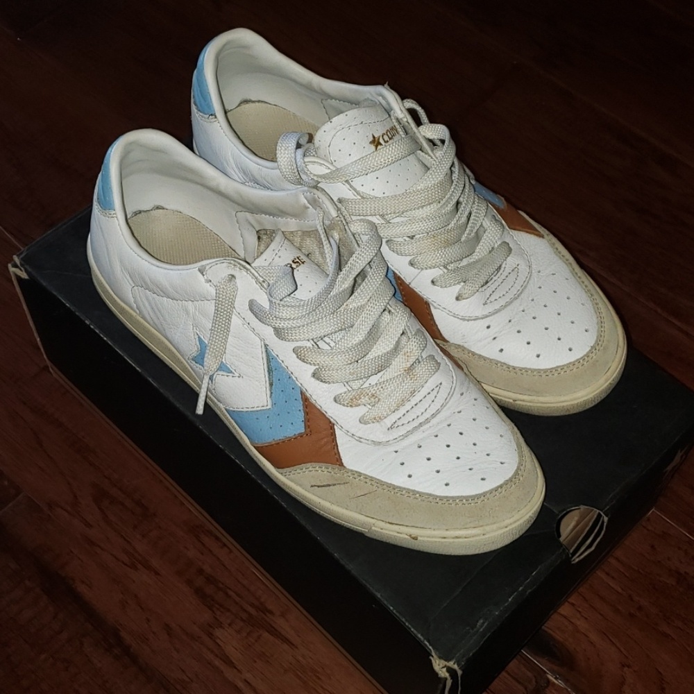 Converse Sneakers 8.5